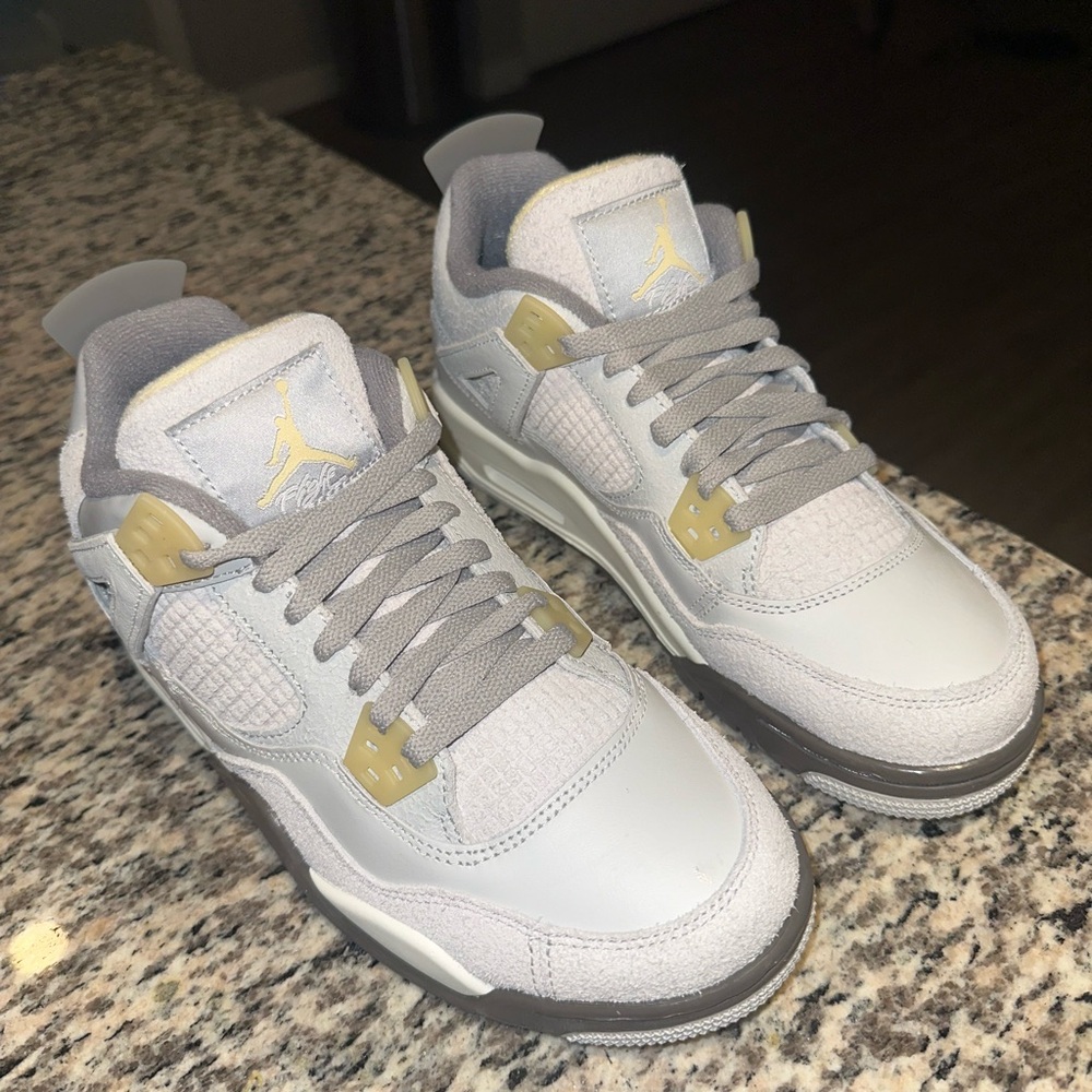 Air Jordan 4 “Photon Dust” Sneakers